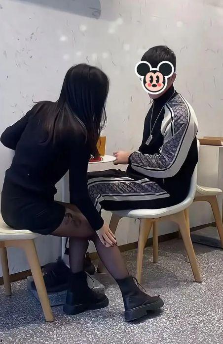 我的丝袜女友在线播放,激情四溢的浪漫邂逅