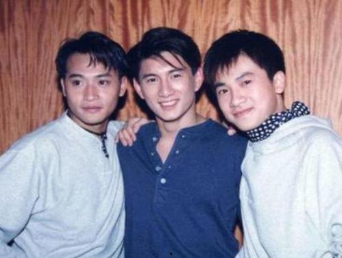 大龄单身男明星,揭秘大龄单身男明星的单身生活