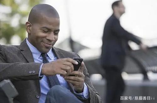 黑人巨大中出 在线播放,中出艺术作品的独特魅力