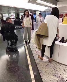 黎姿陪老公在巴黎逛街