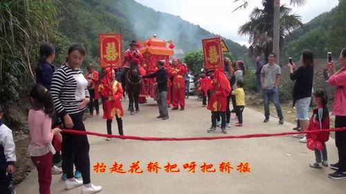 农村结婚抬花轿视频,农村抬花轿婚礼视频引发热议